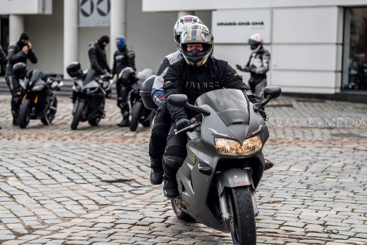 fb-img-1696759725594